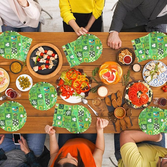 200Pcs St Patrick's Day Party Plates Supplies Green Shamrock Paper