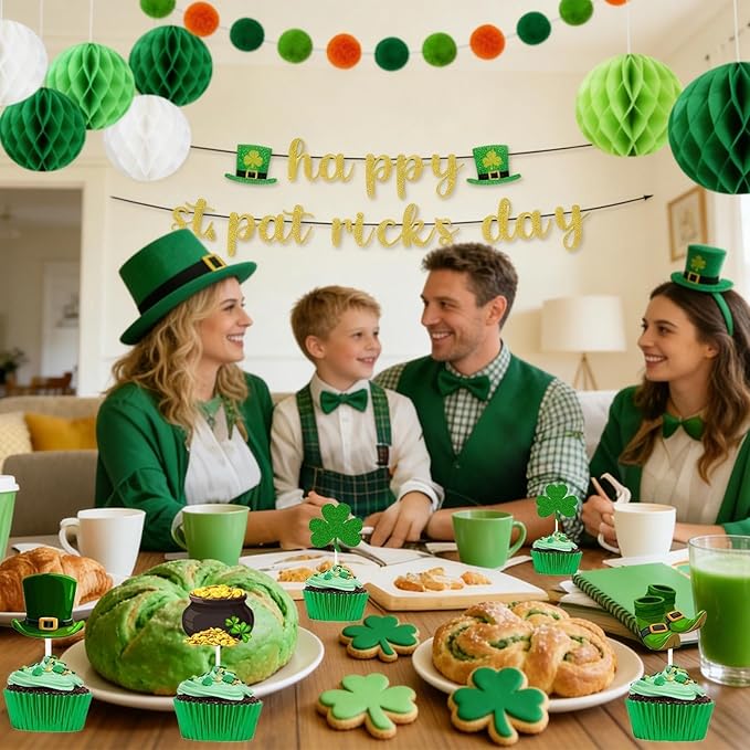 21PCS St Patricks Day Decorations Set Shamrock Decorations Includes