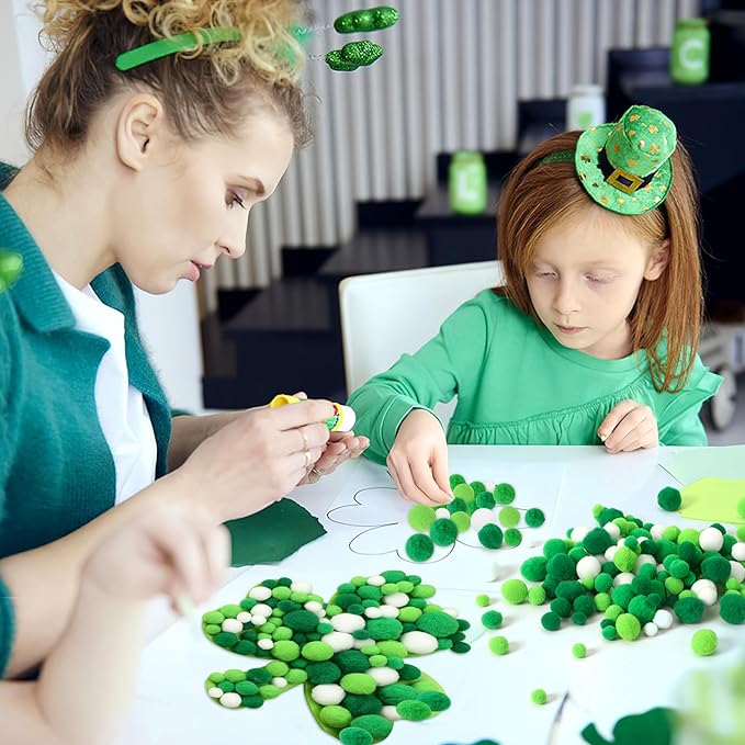 St Patrick's Day Pom Poms Balls 600 Pieces Green Pom Poms Mixed