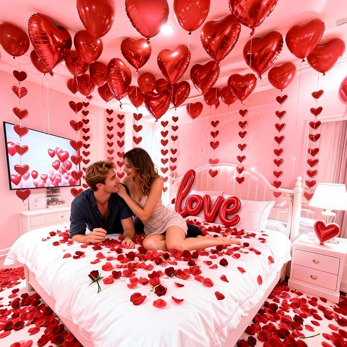 Valentine's Day Decorations Set 1000 Rose Petals & 31 Red Heart