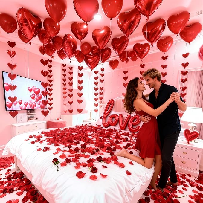 Valentine's Day Decorations Set 1000 Rose Petals & 31 Red Heart