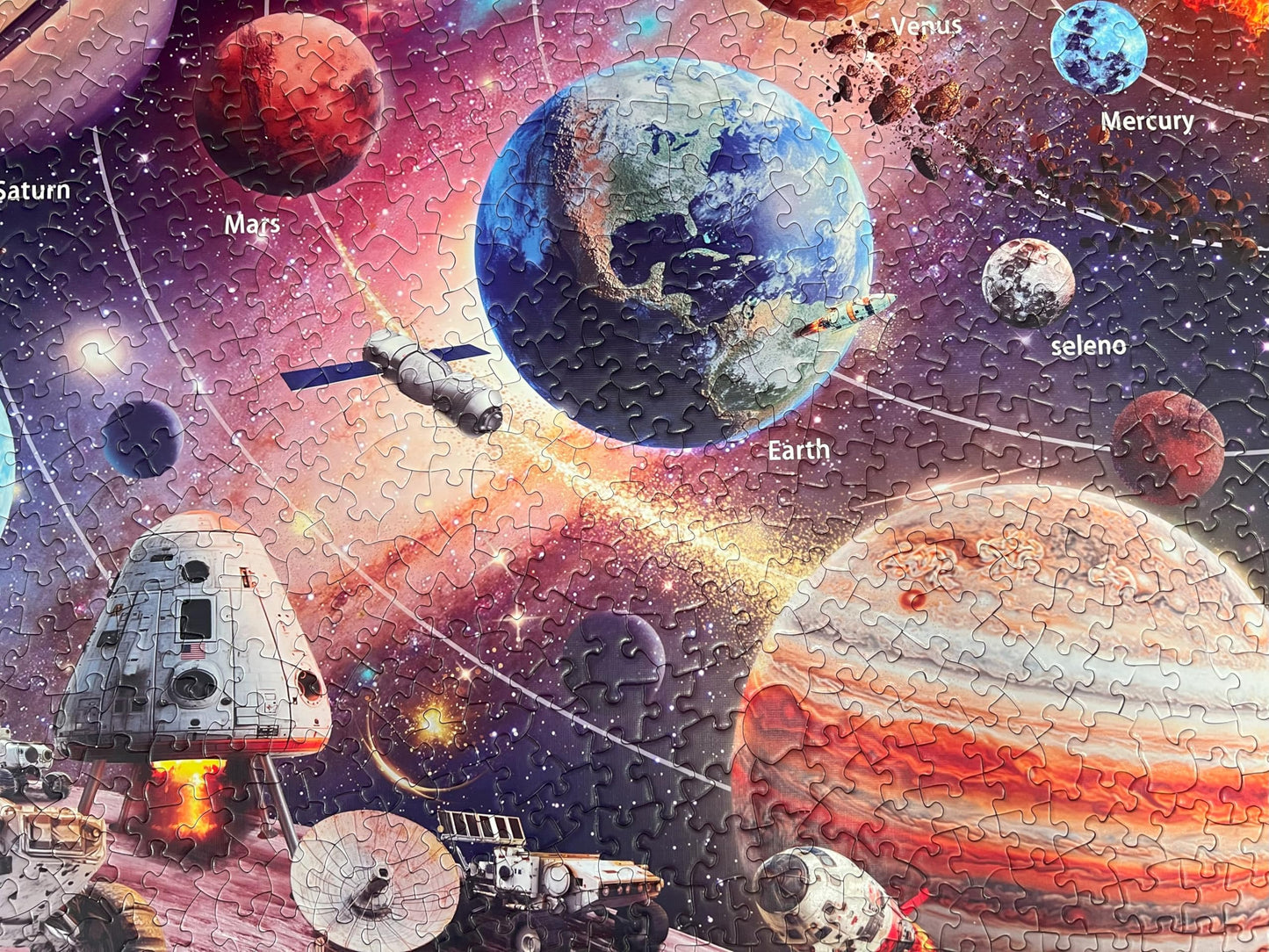 1000-Piece Space Explorer Puzzle: Glow-in-The-Dark Astronaut